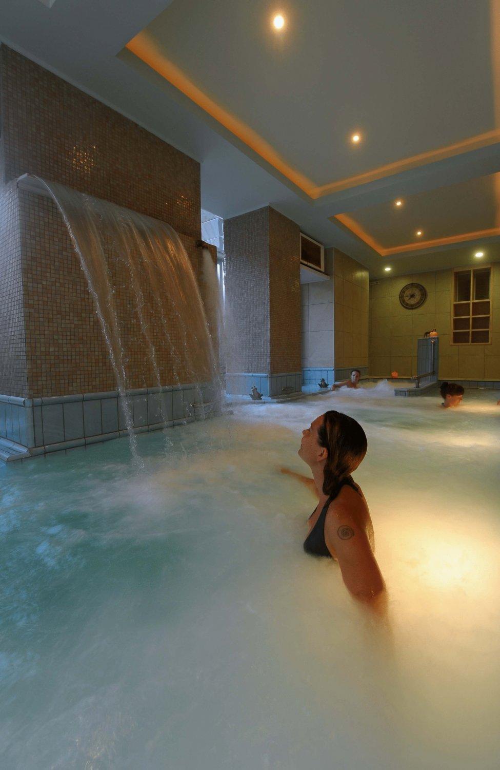 Kentrikon Hotel & Spa Лутра-Эдипсу Экстерьер фото